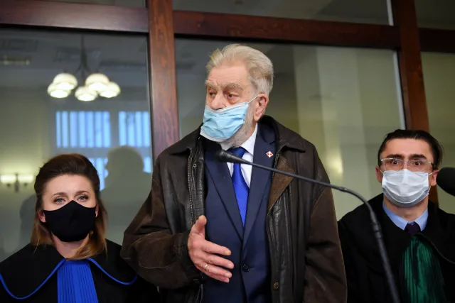 Andrzej Gwiazda dostanie odszkodowanie za internowanie w stanie wojennym