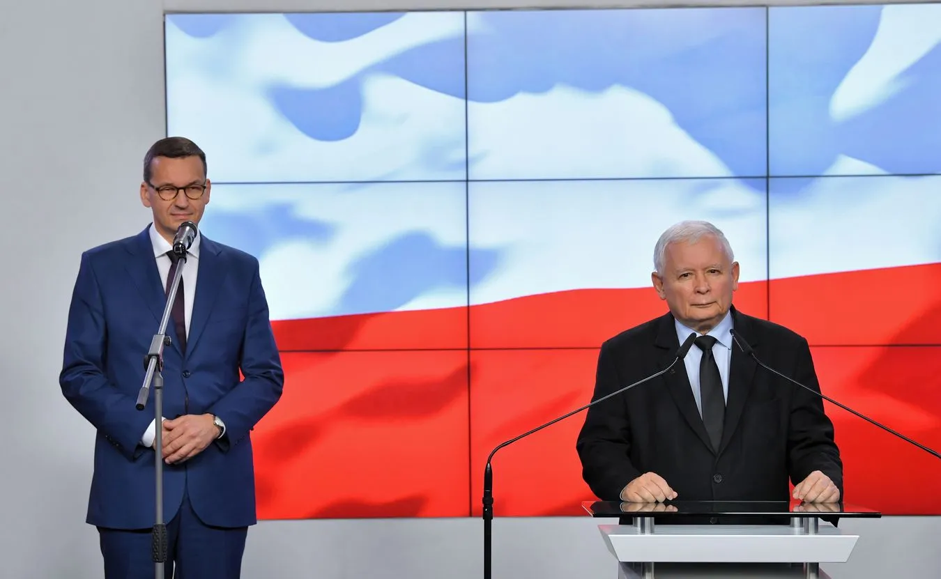 Kaczyński najgorszym, Morawiecki najlepszym liderem politycznym 2021. SONDAŻ