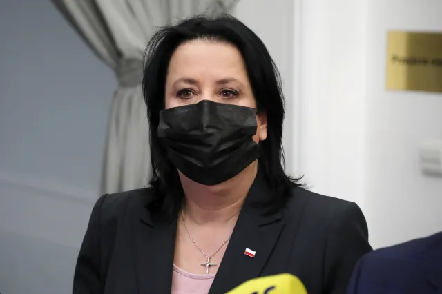 Rzeczniczka PiS: Rząd musi wziąć pod uwagę różne głosy, a one czasem są niestety sprzeczne