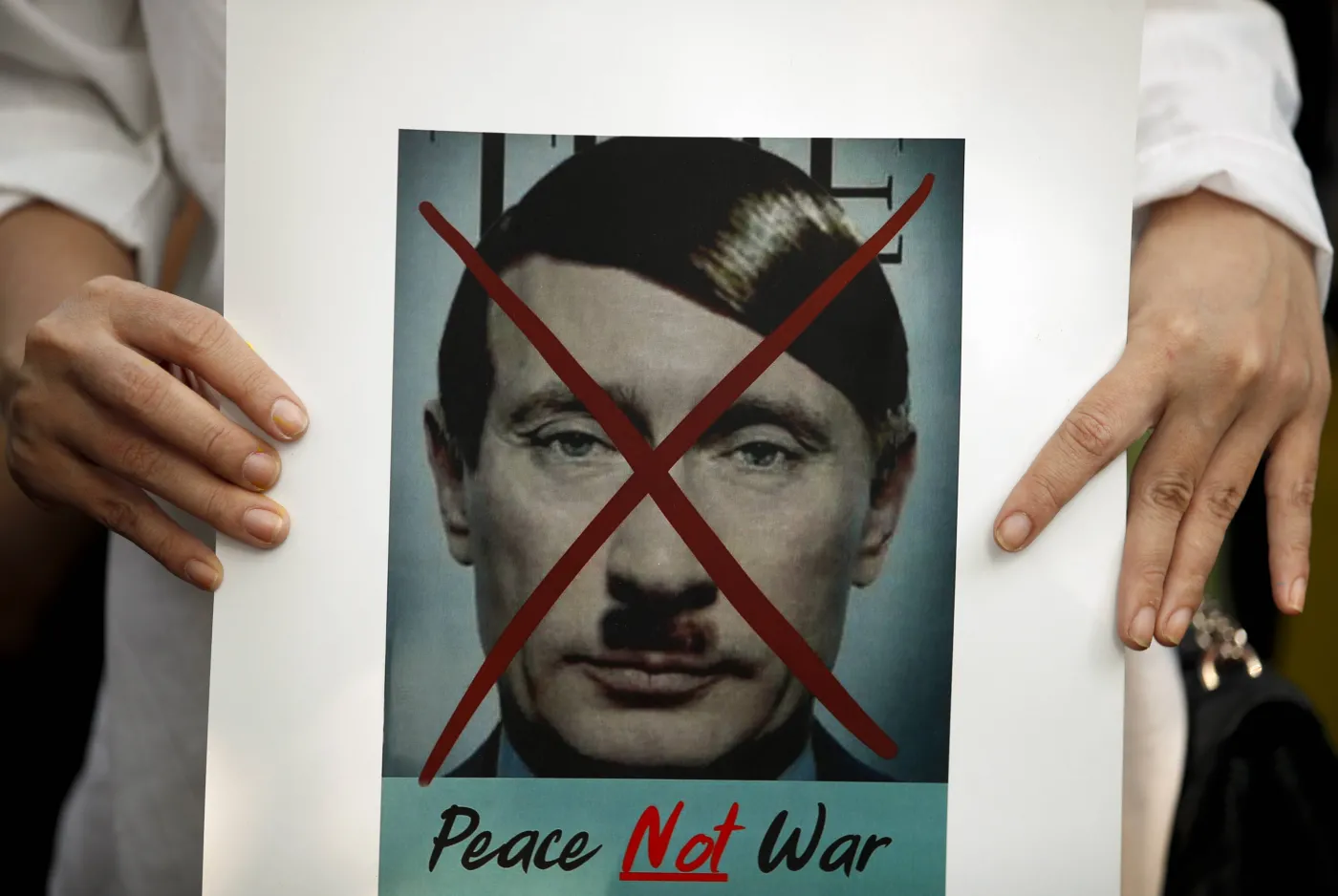 "Putin to Hitler, ale przecież nie on jeden atakuje Ukrainę"