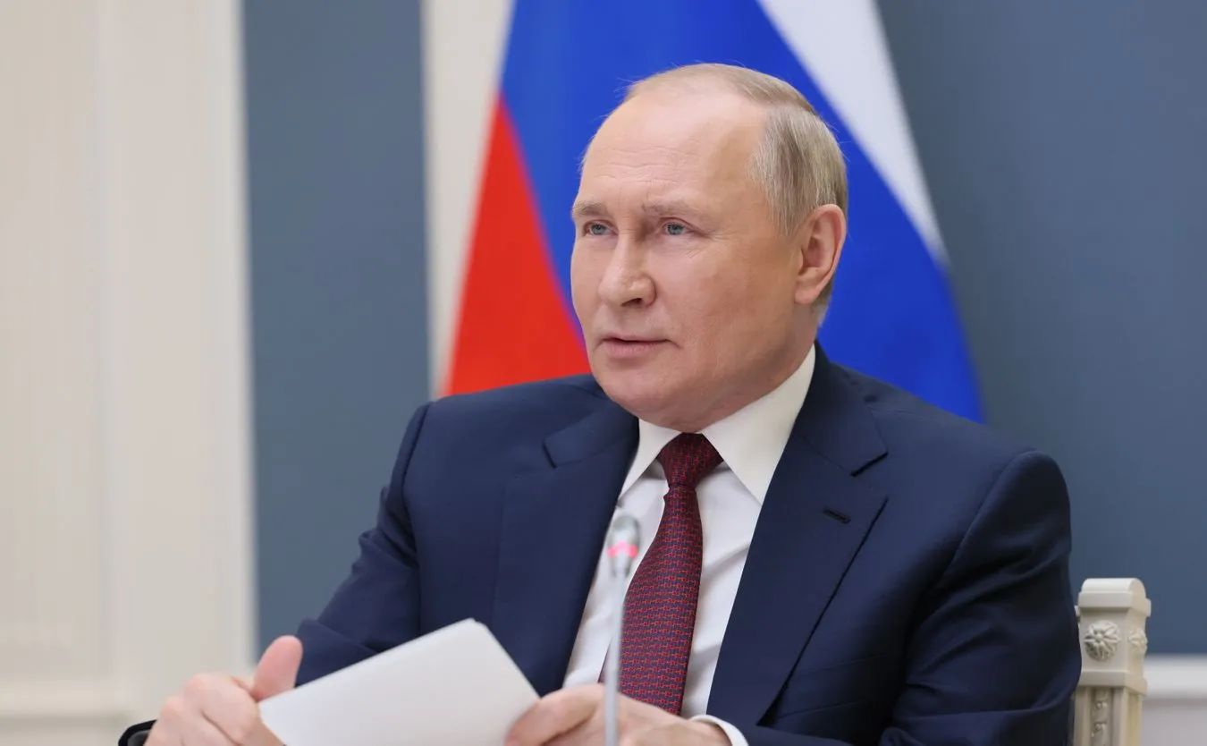 Władimir Putin bierze udział w Euroazjatyckim Forum Gospodarczym 