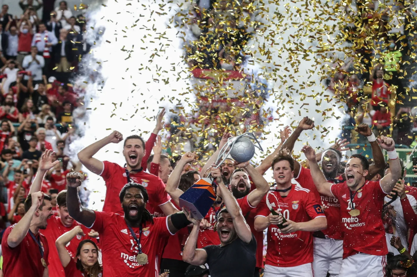 78 goli w finale. Benfica Lizbona triumfatorem Ligi Europejskiej