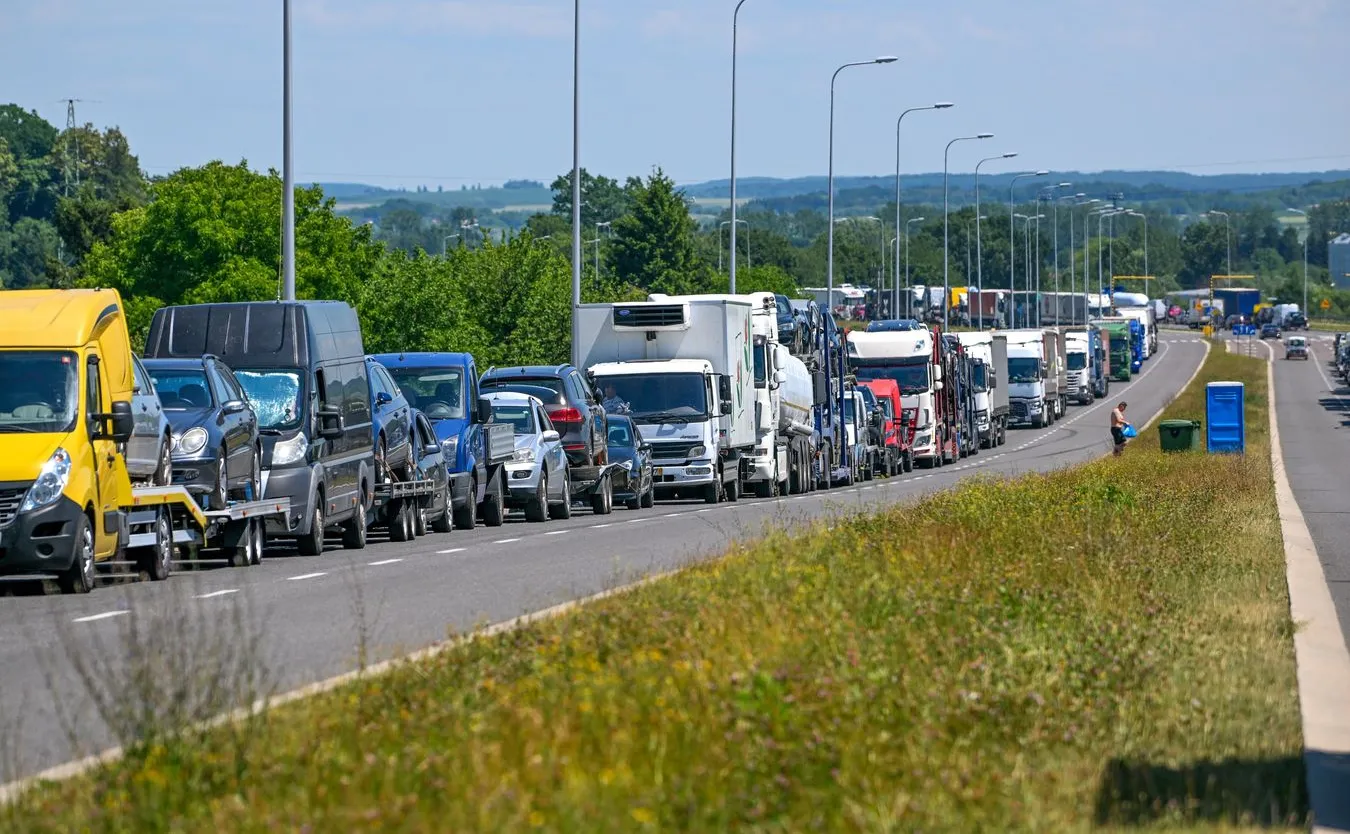Ukraińcy przywieźli do kraju ok. 240 tys. aut. Wykorzystali okresowe zwolnienie z cła i VAT