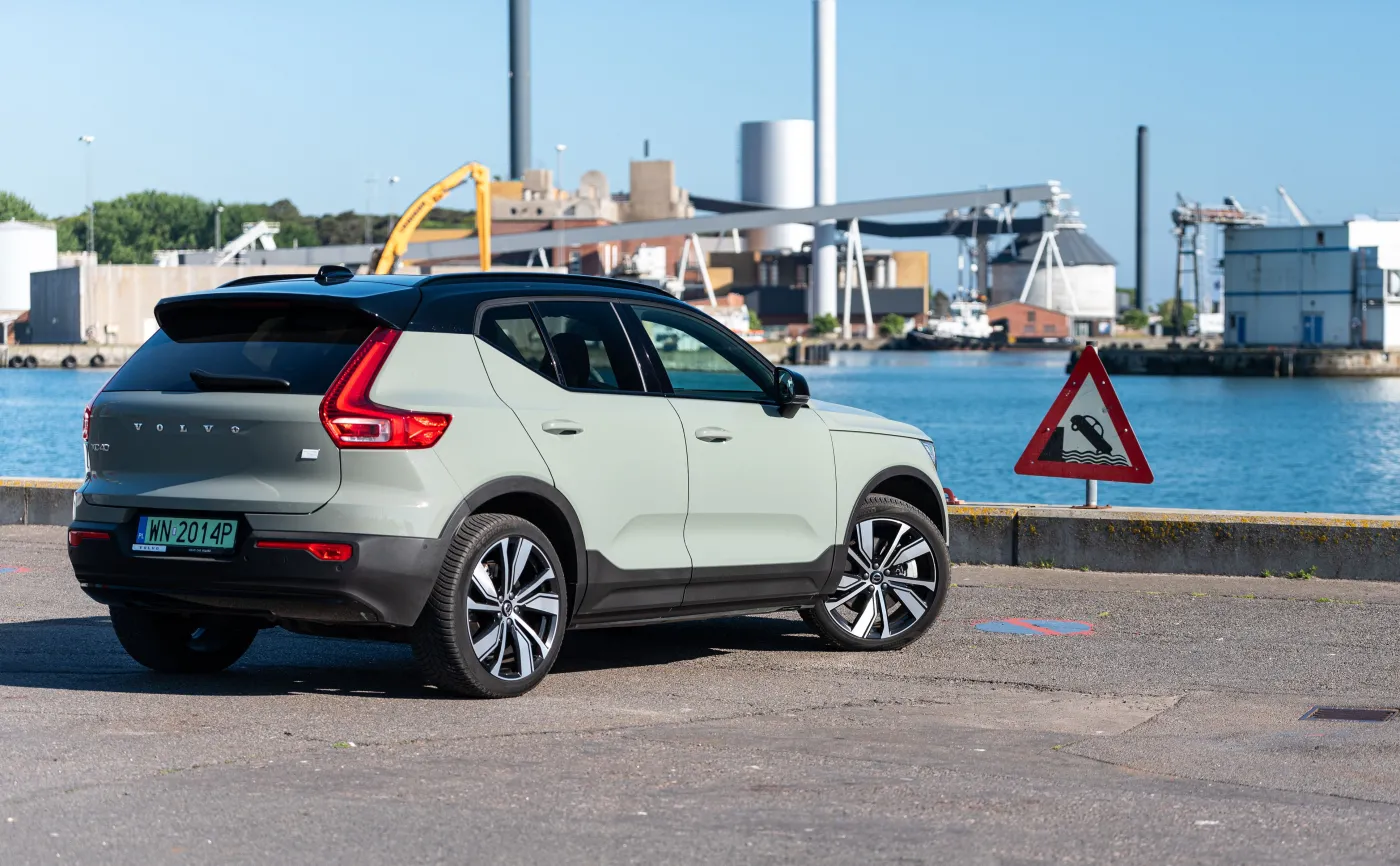 volvo-xc40-recharge-twin-p8-awd-ultimate-37496303.jpg