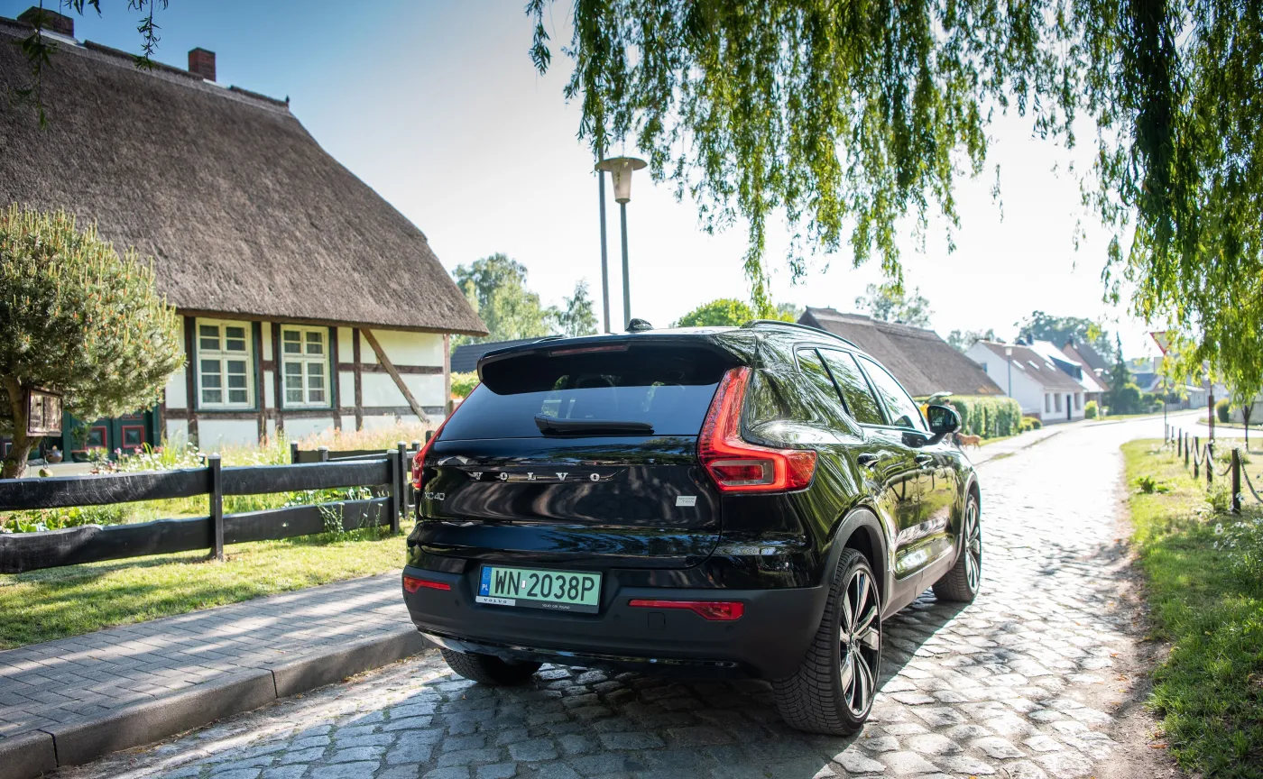 volvo-xc40-recharge-twin-p8-awd-ultimate-37496338.jpg