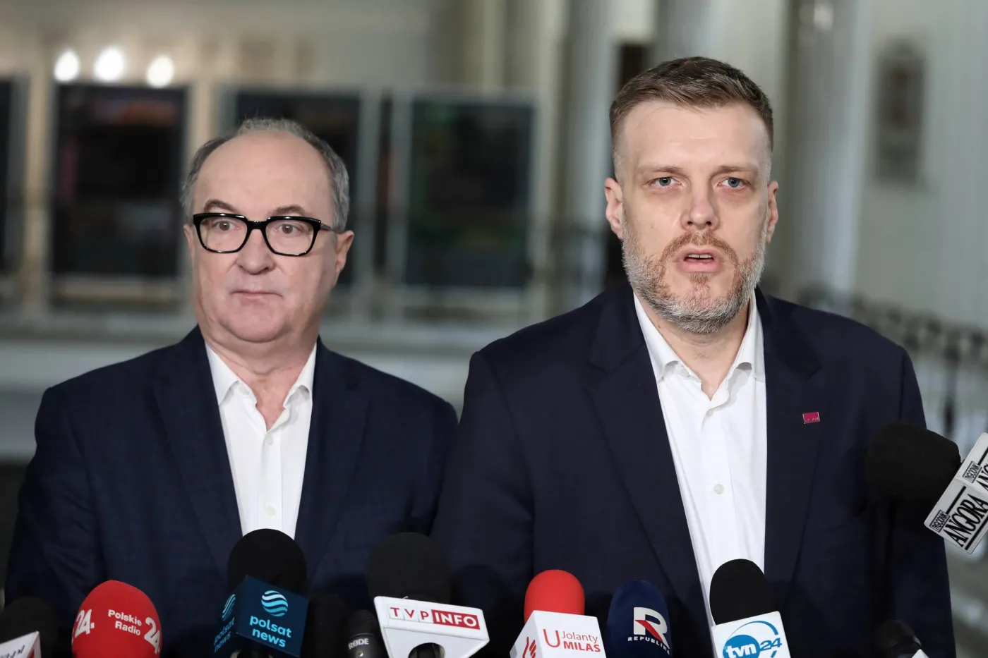 "Szukanie wrogów w Berlinie i Brukseli". Lewica grzmi o "ekonomicznej zdradzie stanu"