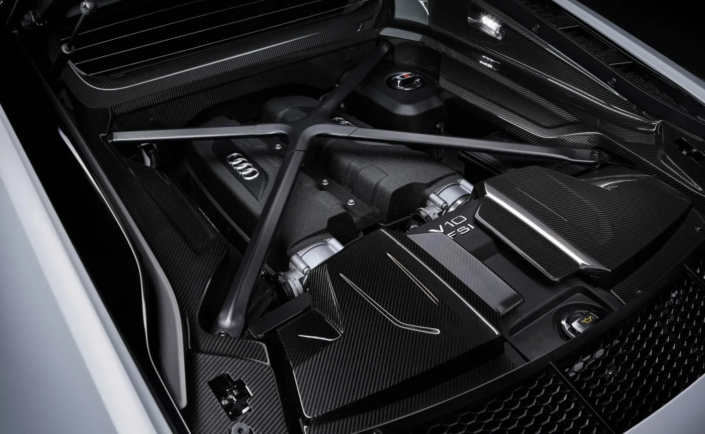 7-audi-r8-coupe-v10-gt-rwd-2023-1600-83-37581568.jpg