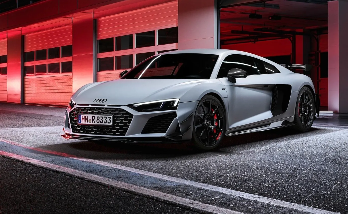 7-audi-r8-coupe-v10-gt-rwd-2023-1600-02-37581543.jpg
