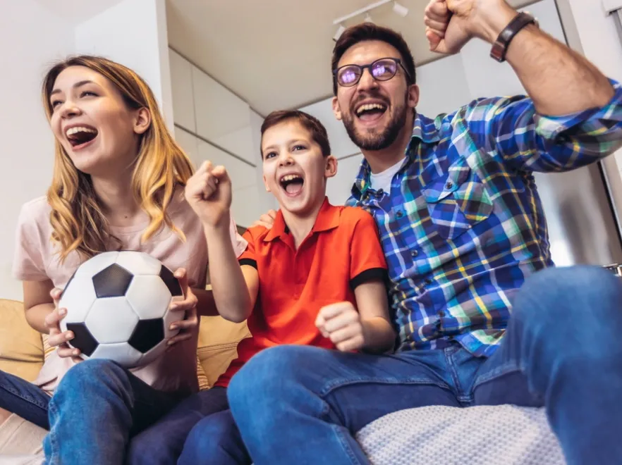 Od miłości do nienawiści w kilka chwil. Psycholog wyjaśnia, dlaczego tak łatwo oceniamy piłkarzy