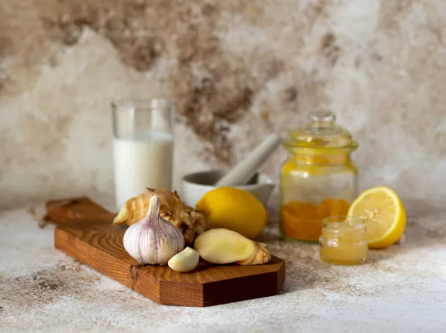 Jesienny niezbędnik żywieniowy: 5 produktów spożywczych, które pomogą w walce z przeziębieniem