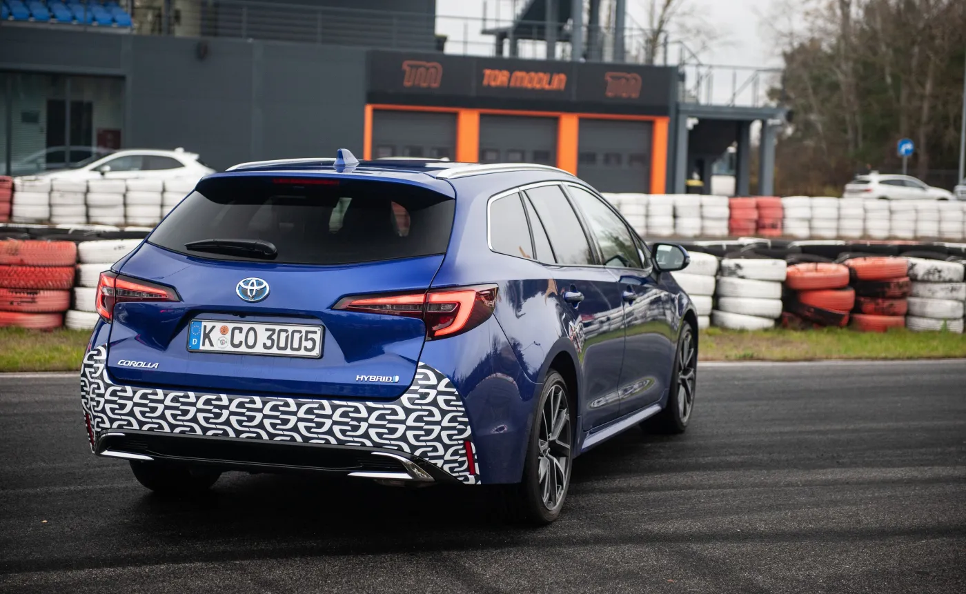 toyota-corolla-2023-hybryda-5-generacji-37635051.jpg