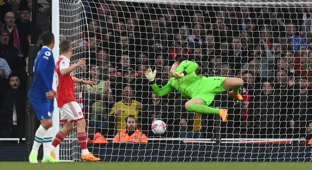 Arsenal wygrał derby i wrócił na fotel lidera. Kiwior pierwszy raz w wyjściowym składzie