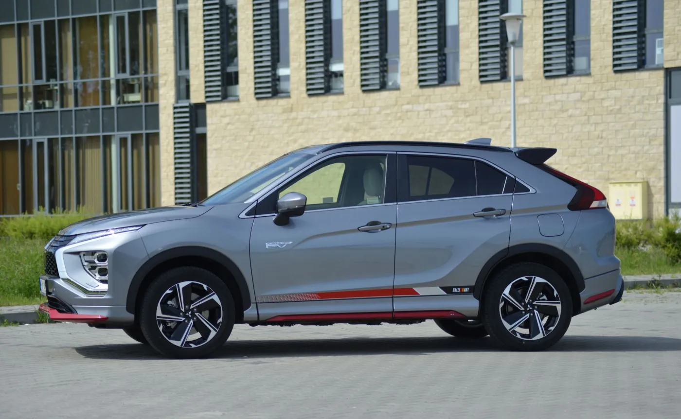mitsubishi-eclipse-cross-phev-ralliart-37817338.jpg