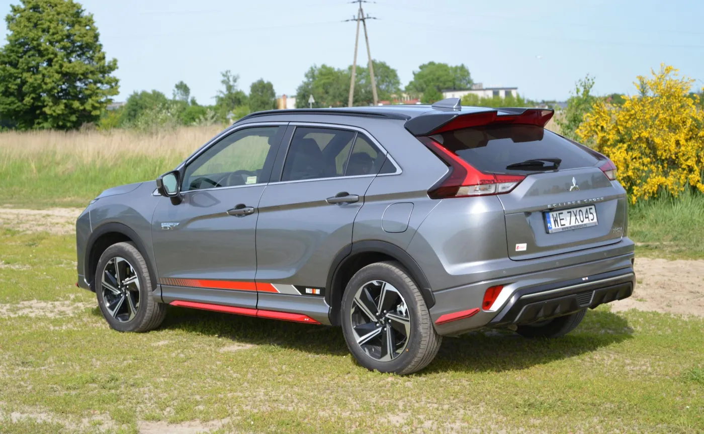 mitsubishi-eclipse-cross-phev-ralliart-37817343.jpg