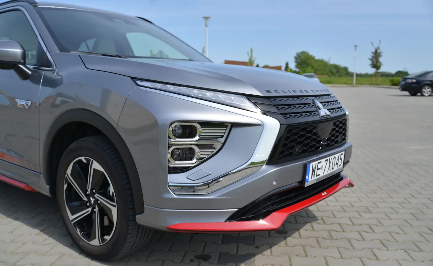 mitsubishi-eclipse-cross-phev-ralliart-37817358.jpg