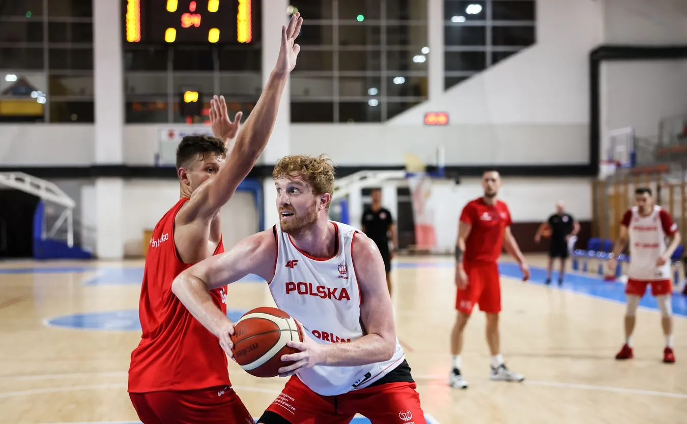 Reprezentacja Polski koszykarzy leci do Belgradu. Do drużyny dołączył Geoffrey Groselle