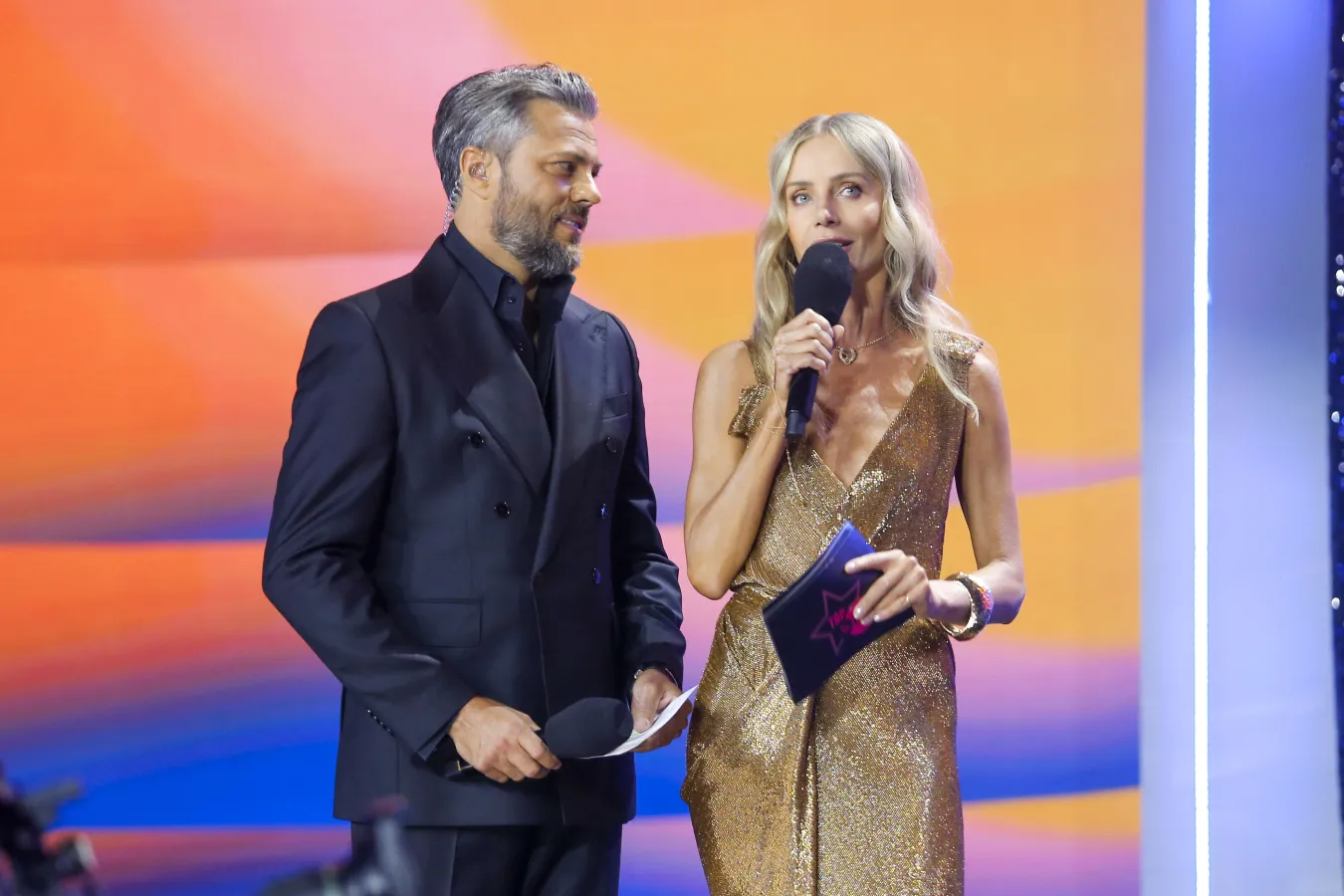 Agnieszka Woźniak-Starak zachwyciła kreacją. Suknia spłatała jej figla