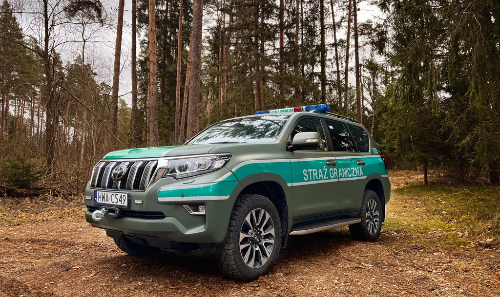 toyota-land-cruiser-w-strazy-granicznej-37744766.jpg