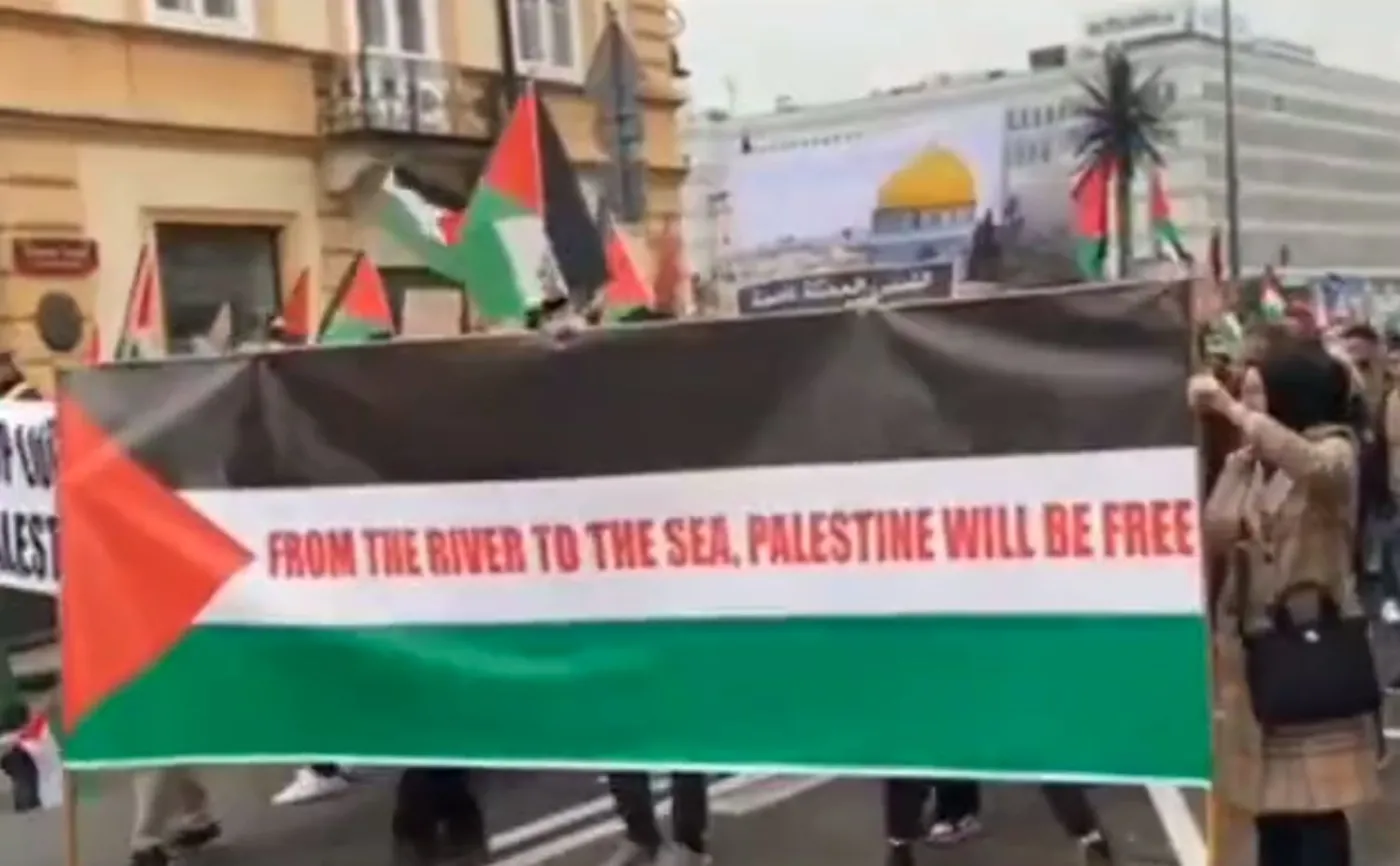 Ulicami Warszawy przeszła propalestyńska demonstracja. Drugi dzień z rzędu