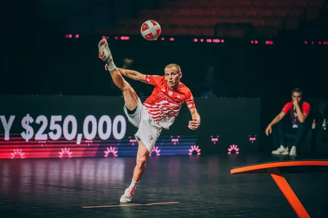 Polak mistrzem świata! Zawodnik z Dylewa odebrał gratulacje od samego Ronaldinho