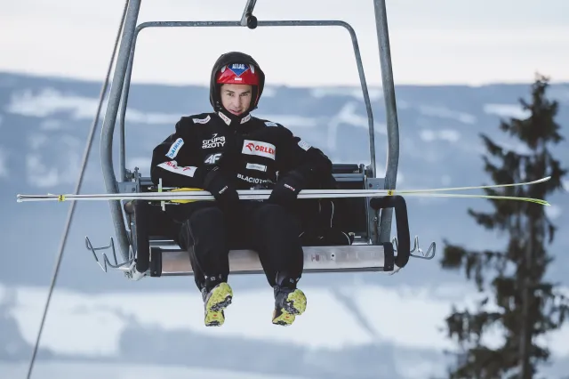 Czy Kamil Stoch powinien rzucić skoki?