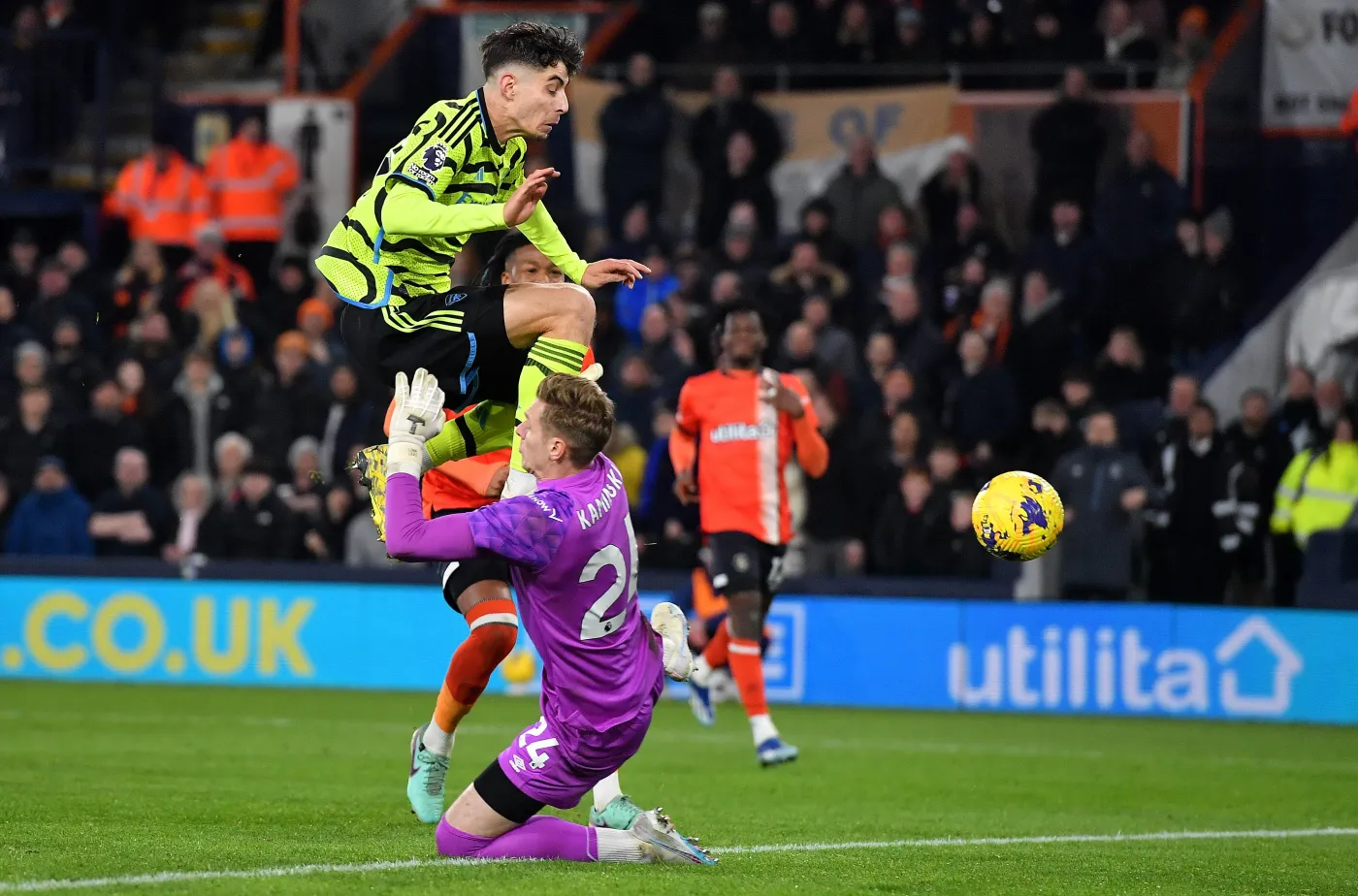 Arsenal męczył się z Luton. Zwycięska bramka padła w doliczonym czasie gry