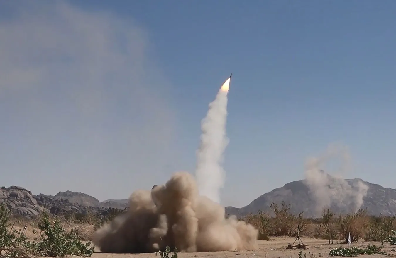 Huti przeprowadzają ćwiczenia wojskowe