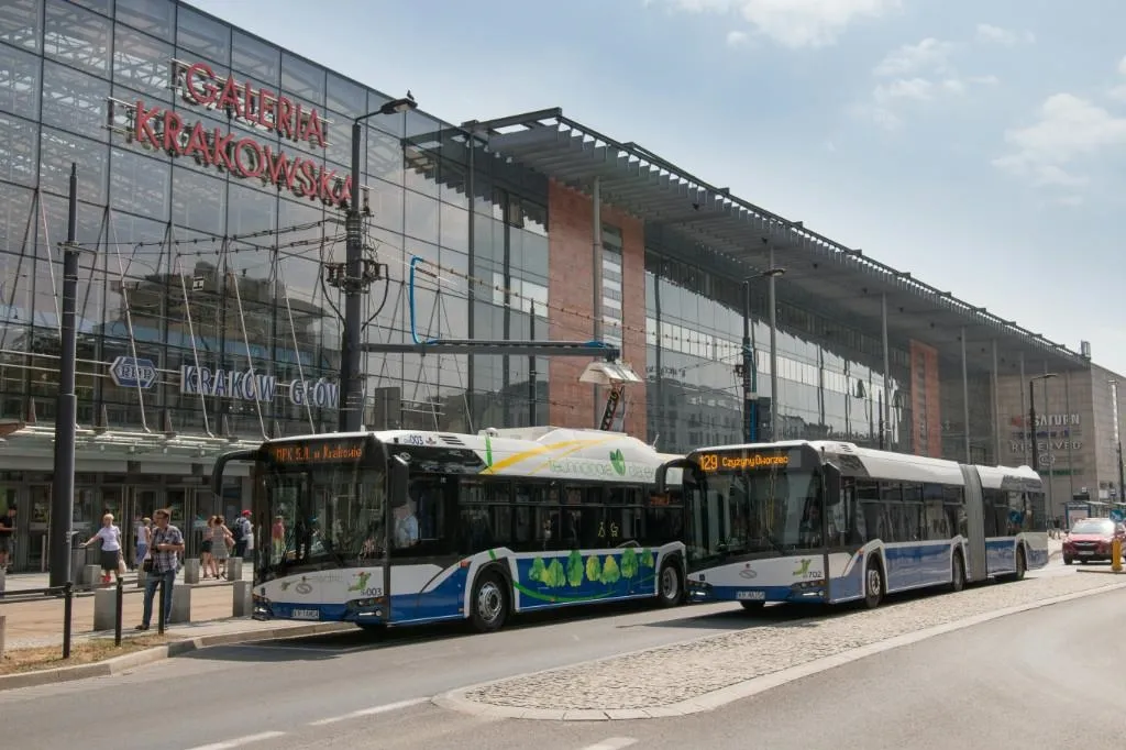 elektryczne-autobusy-solaris-w-krakowie-38077393.jpeg