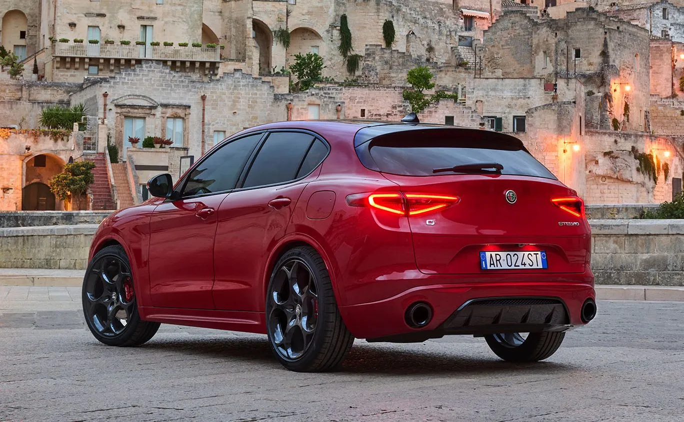 nowa-alfa-romeo-stelvio-tributo-italiano-38084397.jpg