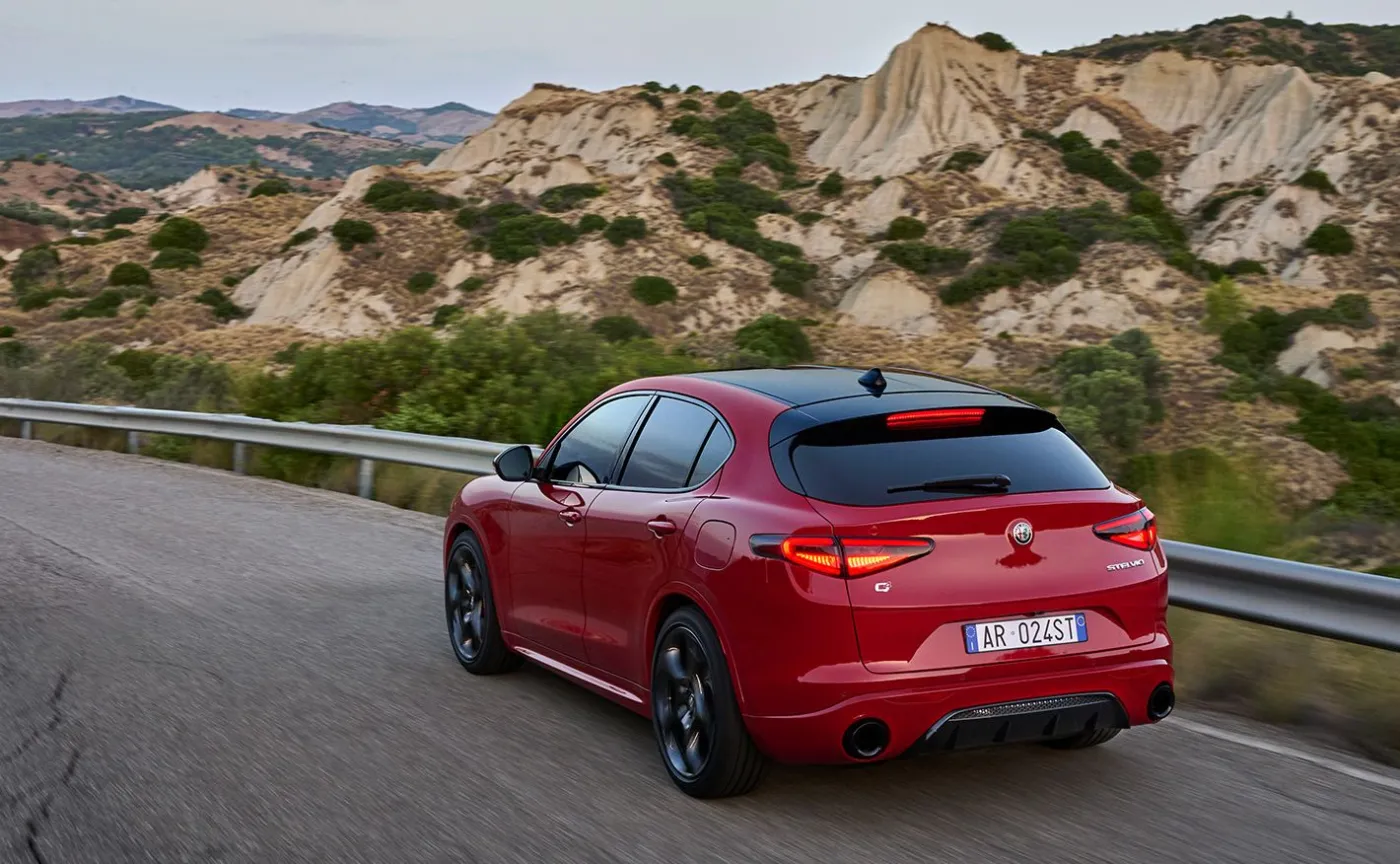 nowa-alfa-romeo-stelvio-tributo-italiano-38084399.jpg