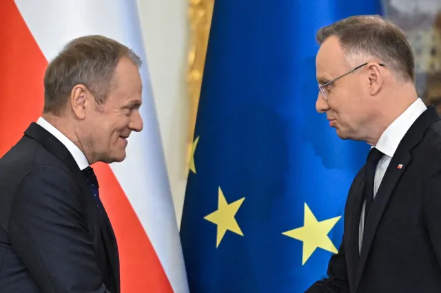 Rada Gabinetowa. Tusk: Mam dokument, który potwierdza zakup i korzystanie z Pegasusa  [RELACJA NA ŻYWO]