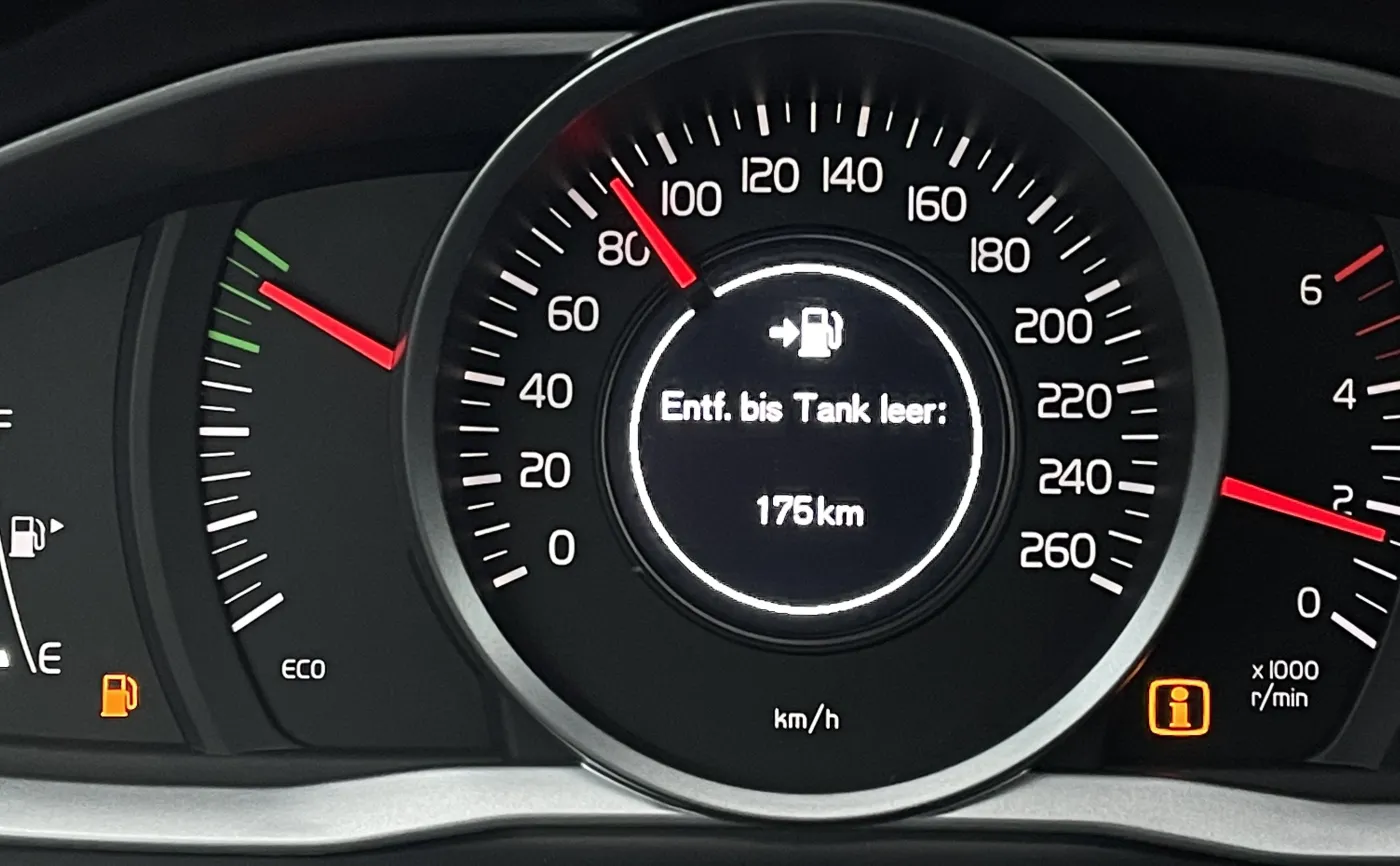 Ta kontrolka to nieprzyjemny widok dla kierowcy. Ile jeszcze przejedziesz?