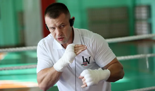 Walka Adamka z Chalidowem skończyła się po trzech rundach [WIDEO]