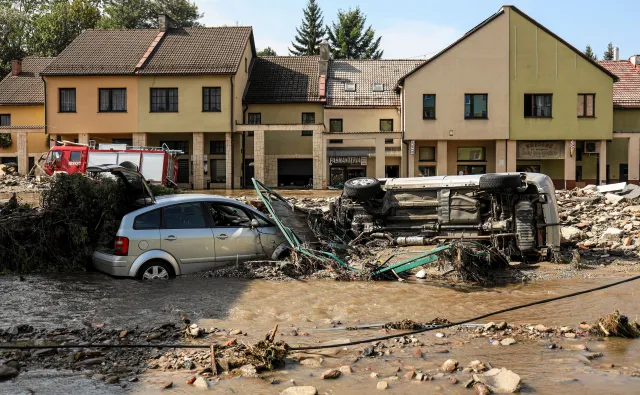 Rzeka zmyła z powierzchni ziemi Stronie Śląskie. Straty szacowane na ponad miliard złotych