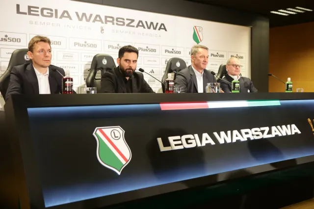 Wojciech Kowalczyk wskazał, kogo trzeba zwolnić z Legii. Wymienił dwa nazwiska