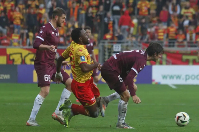 Afimico Pululu napił się "Ducha Puszczy". Piłkarz Jagiellonii ledwie przeżył