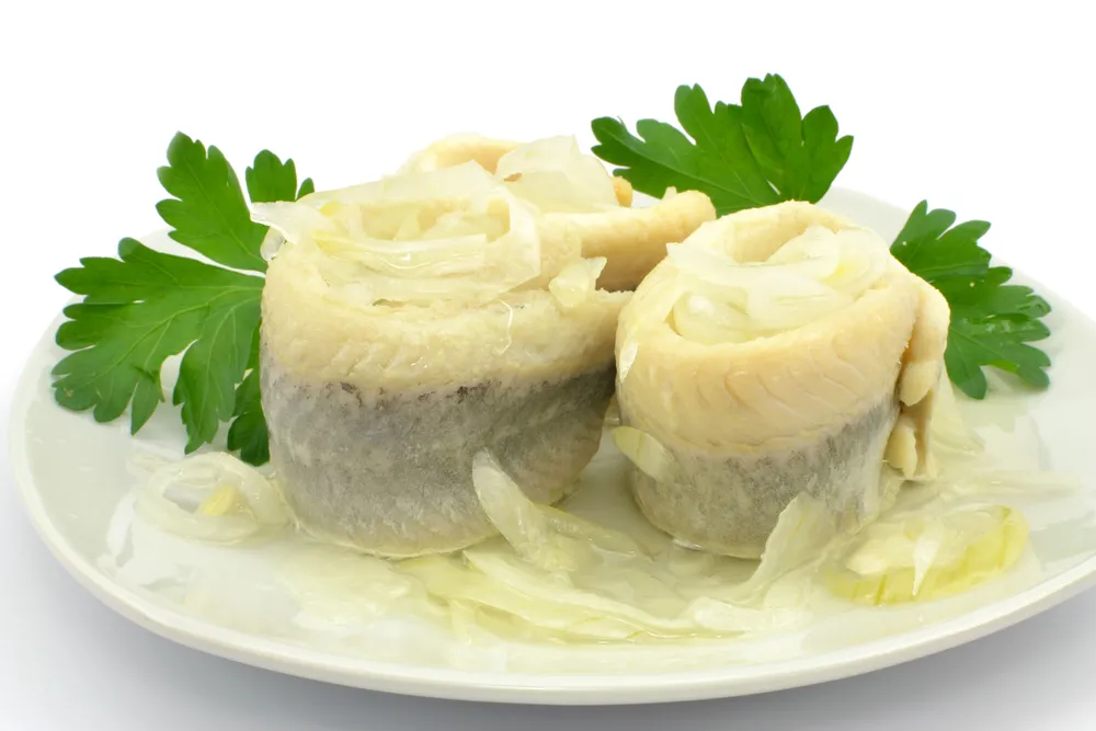 Groźną bakterię wykryto w partii śledzi  