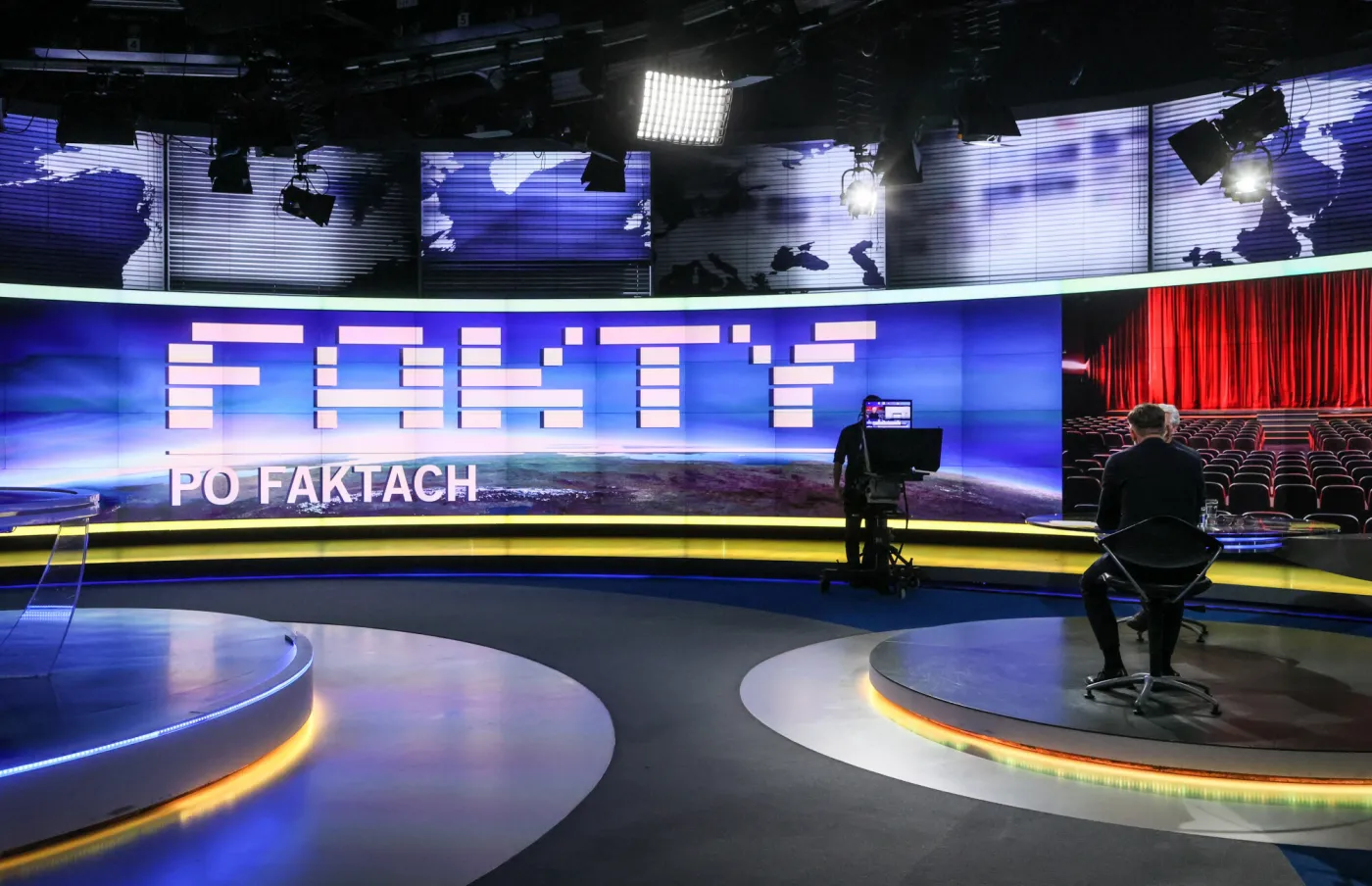 Dziennikarz TVN kończy pracę w stacji i ma ujawnić "mroczne historie"