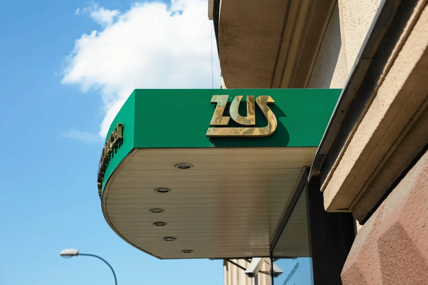 29 tys. zł z ZUS po zmarłym. Kto ma prawo do dziedziczenia?