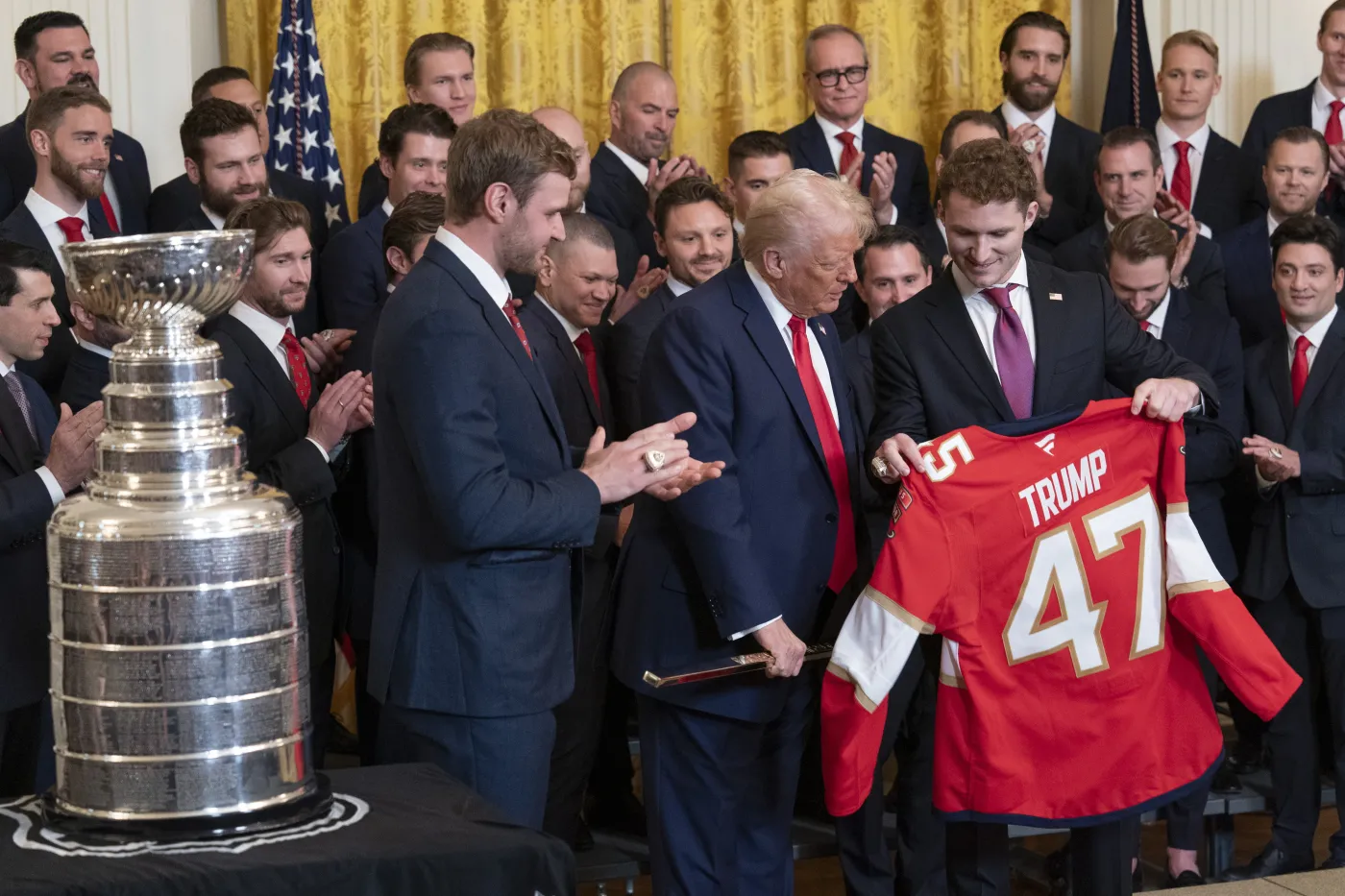 donald-trump-i-hokeisci-florida-panthers-38400616.jpg