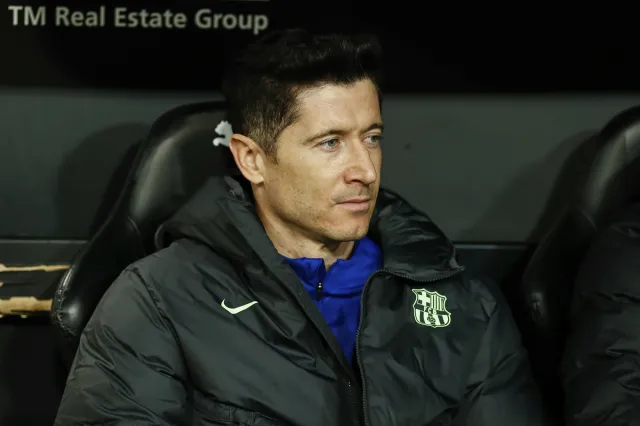 To był podwójnie zły wieczór dla Lewandowskiego. Szczęsny talizmanem Barcelony