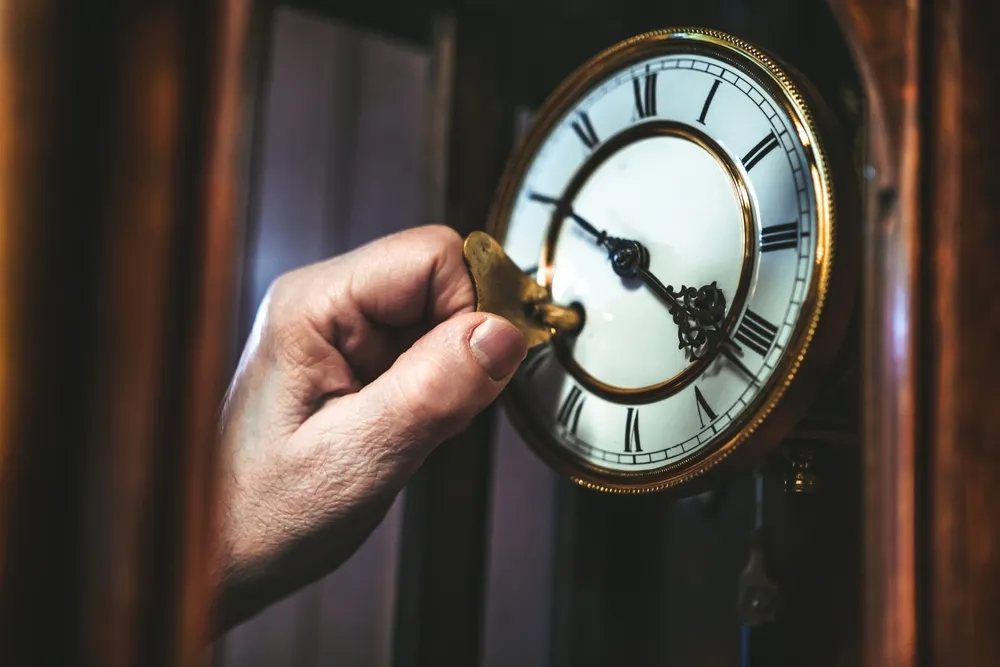 zegar, przestawienie zegarka, zmiana czasu