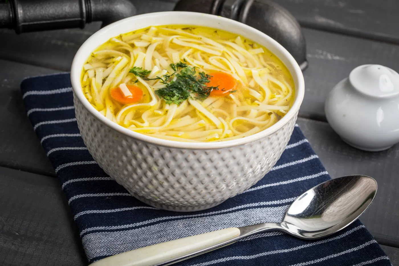 Pyszny obiad na niedzielę. Podajemy przepis, Ty gotujesz. Rosół jak u mamy