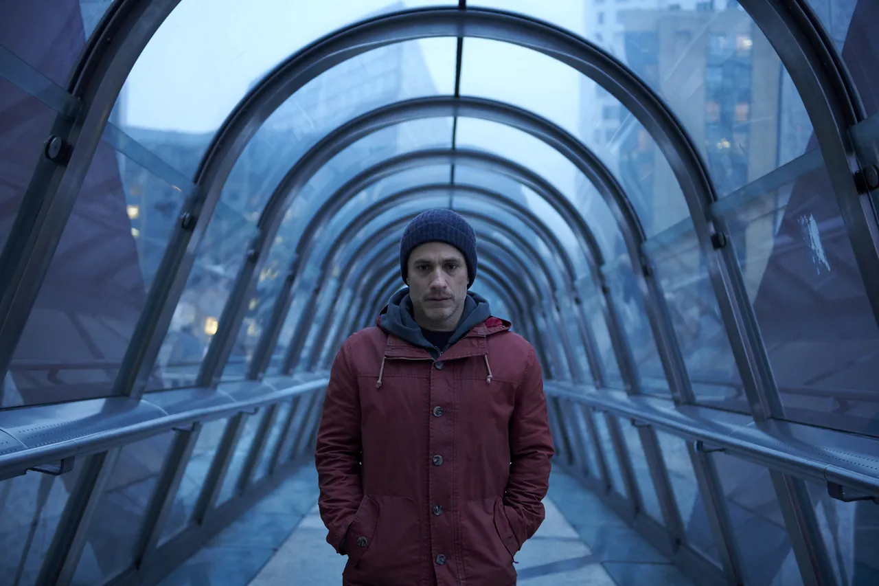 Ciekawy romans SF w abonamencie. "Genialny aktorsko, daje do myślenia"