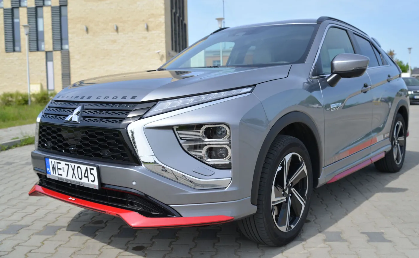 Mitsubishi Eclipse Cross PHEV Ralliart - wygląda bojowo, ale czy tak też jeździ?