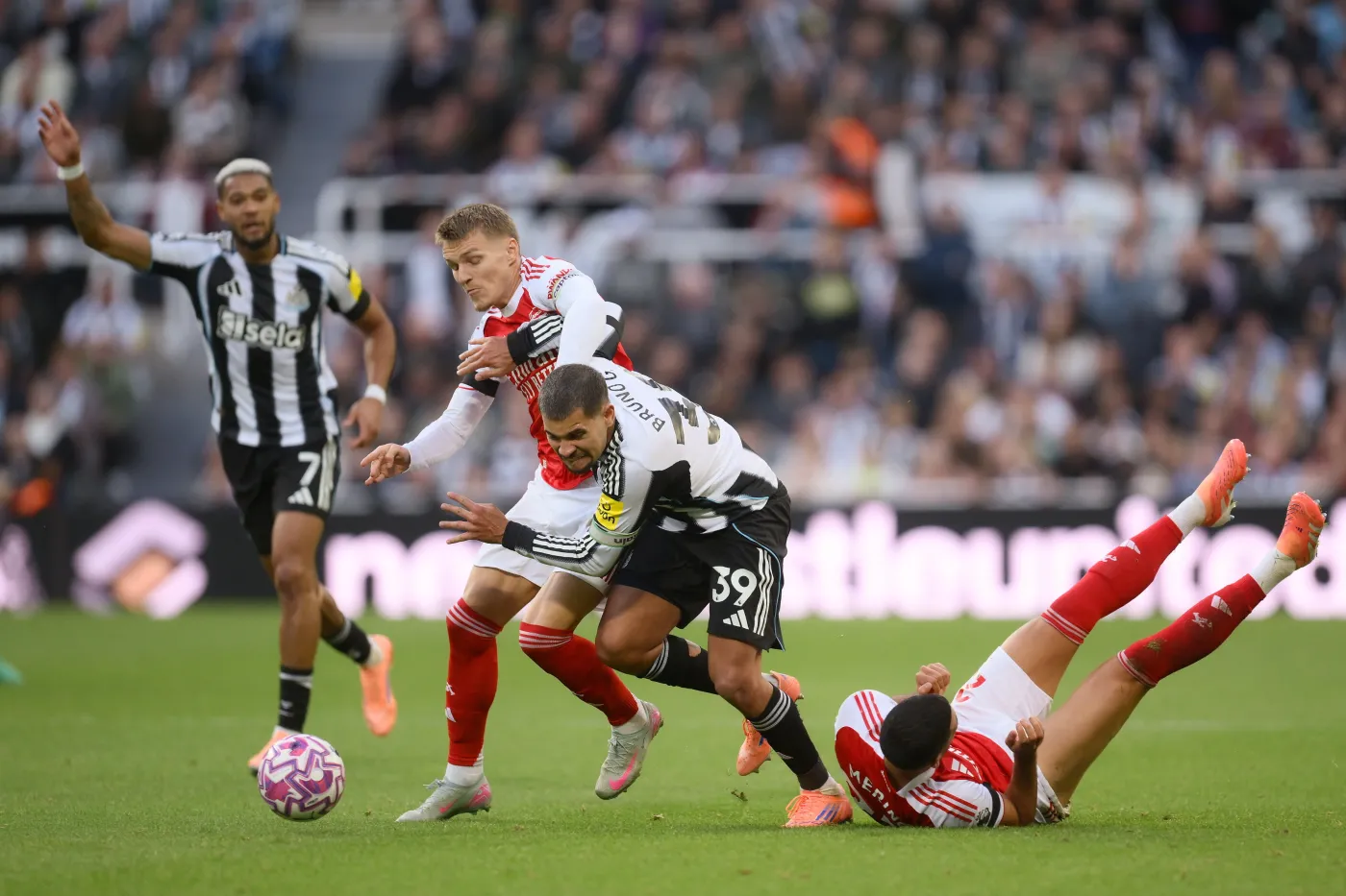 Arsenal pokonał Newcastle w ostatniej akcji meczu. Gabriel bohaterem "Kanonierów"
