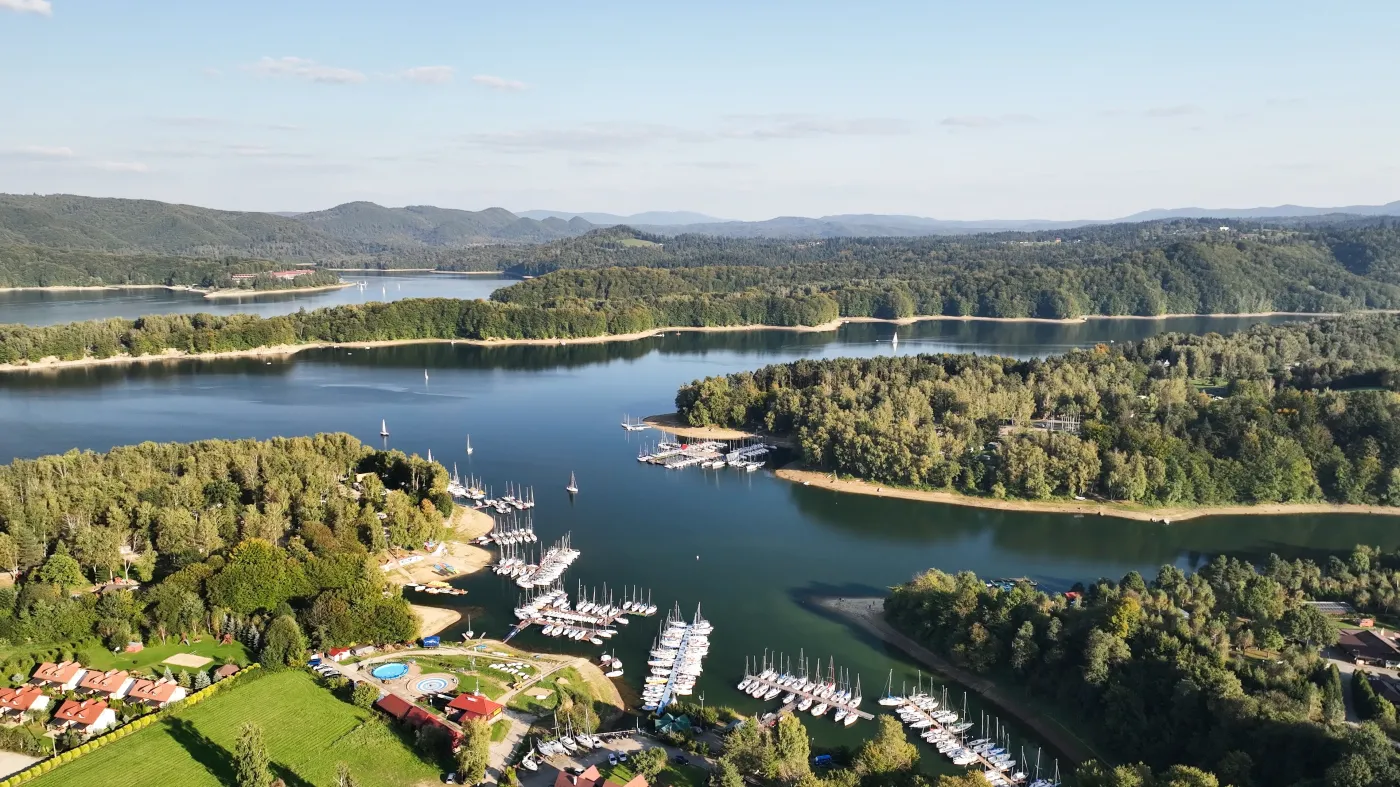 Górskie krajobrazy i świetne zabiegi w uzdrowisku. "Polska Chorwacja" kusi jesienią