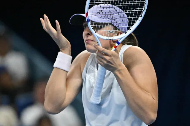 Iga Świątek wywołała burzę przed WTA Finals. Internauci krytykują buty i sukienkę
