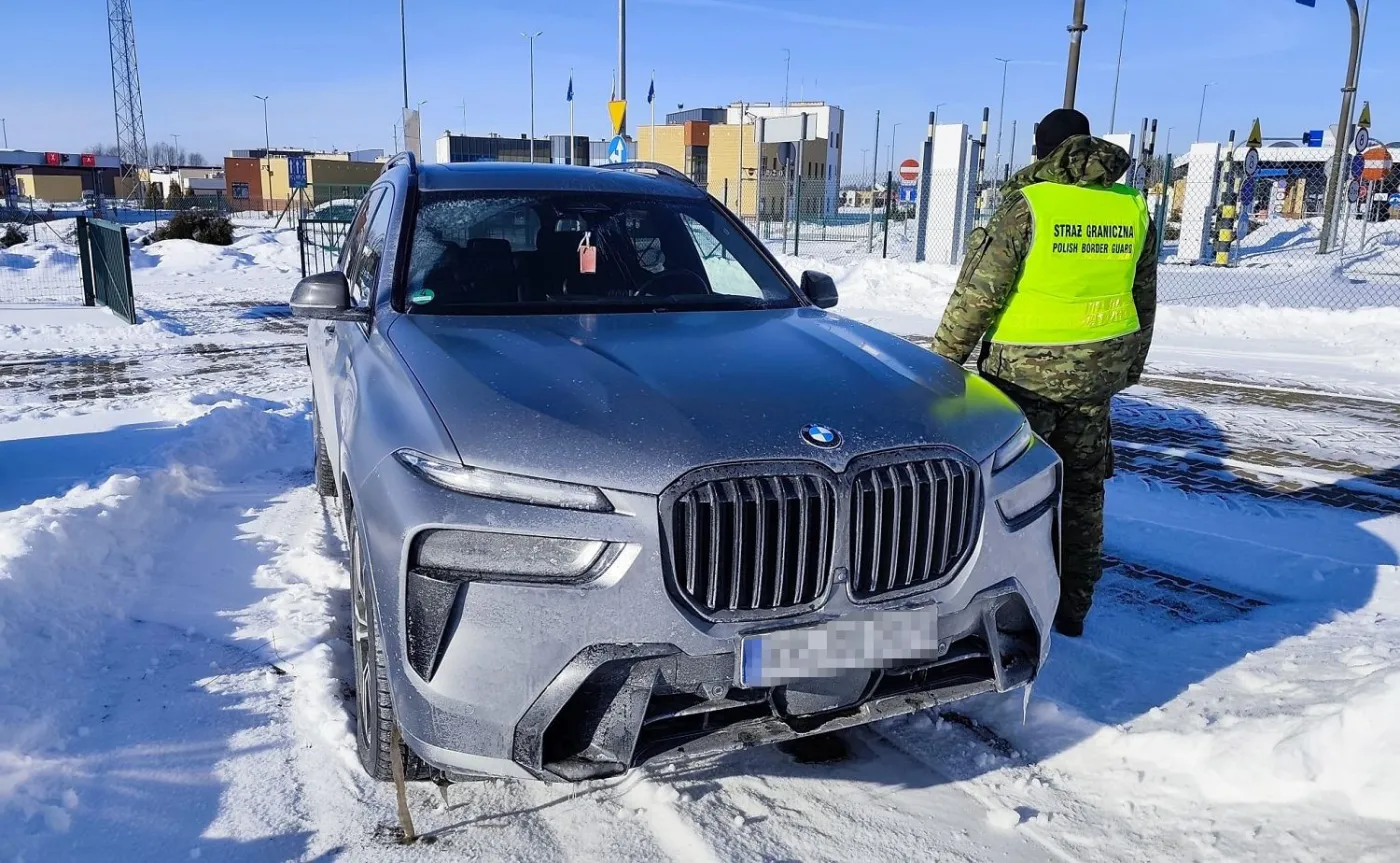 Złoty strzał Straży Granicznej. Luksusowe BMW za fortunę zatrzymane na granicy