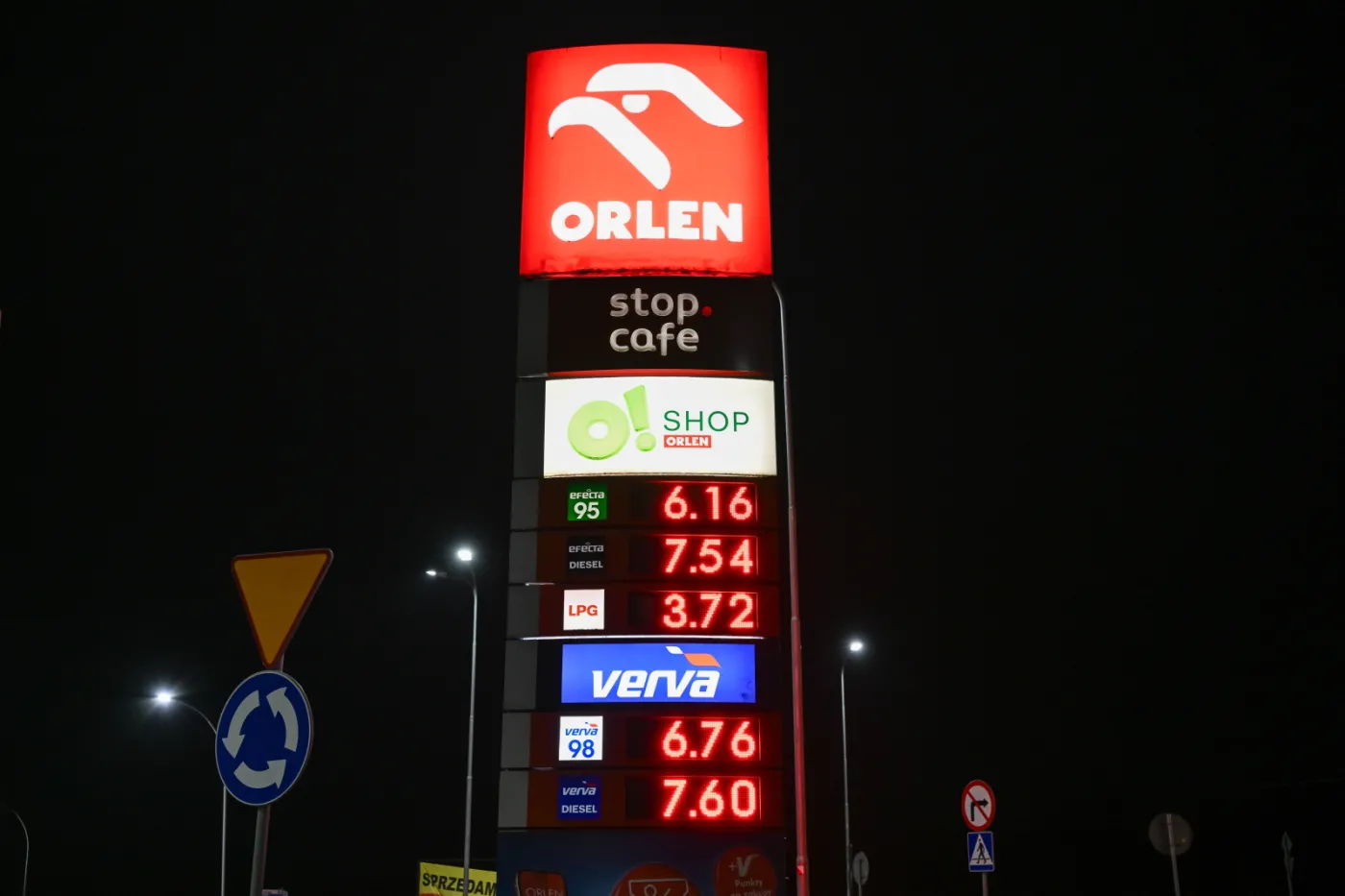 Rząd ceny w dół, Orlen w górę. To nie żart. Od 1 kwietnia benzyna 95 i LPG już po tyle